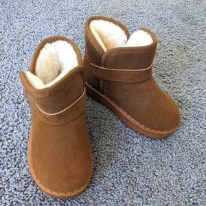 Unbranded Cozy Brown Kids Autumn Boots For Girls. Barely Used. Size 11